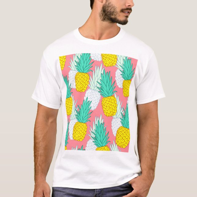 Camiseta Abacaxis Tropicais: Chic de Cartoon Vermelho. (Frente)