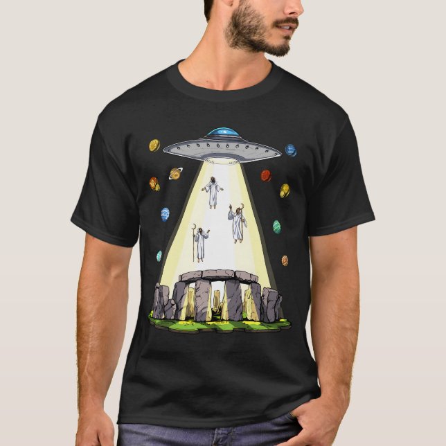 Camiseta Abdução Alien em Stonehenge (Frente)