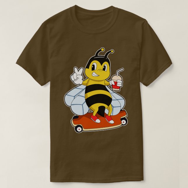 Camiseta Abelha como Patinadora com skate 1 (Frente do Design)