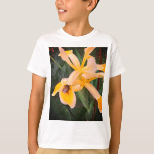 Camiseta Abelha, numa flor amarela