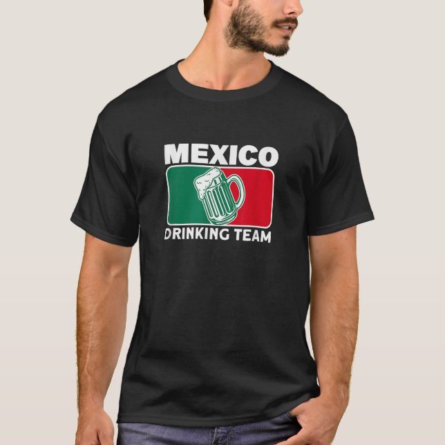 Camiseta Abelha Sobre A Coluna De Bebendos Do México Engraç (Frente)