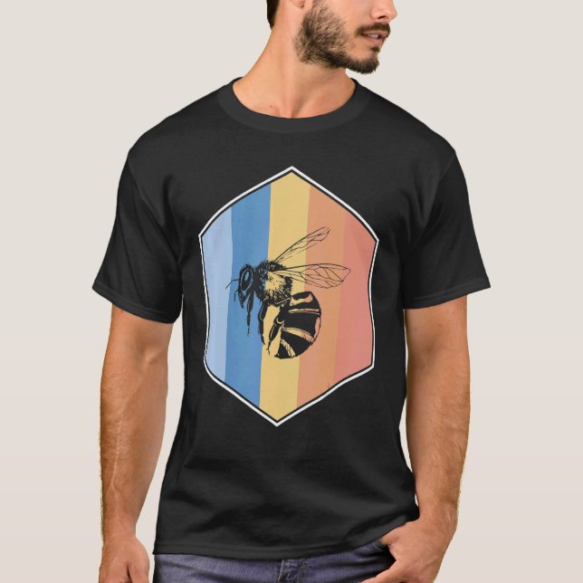 Camiseta Abelhas Com Cores Retroativas Num Hexágono (Frente)