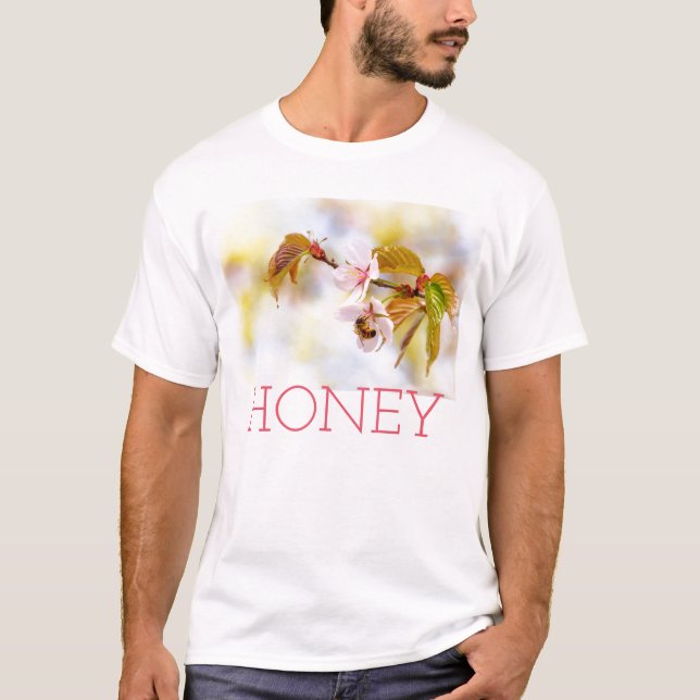 Camiseta Abelhas Em Uma Flor De Cereja (Frente)