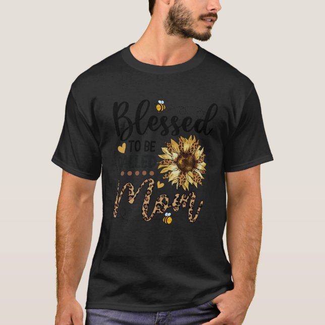 Camiseta Abençoada Por Ser Chamada Mamãe Leopard Sunflower  (Frente)