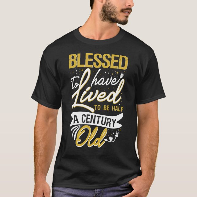 Camiseta Abençoado por ter vivido para ser um velho bar de  (Frente)