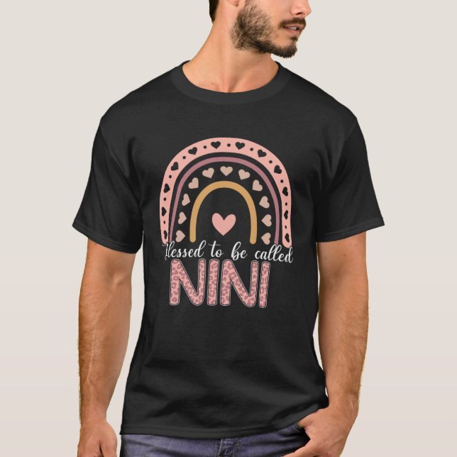 Camiseta Abençoado Seja Chamado Nini Leopard Rainbow Cute M (Frente)
