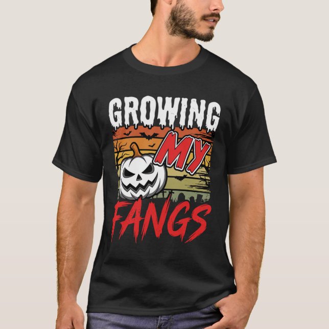 Camiseta Abóbora de Vampiro Crescendo Meus Dentes de Hallow (Frente)