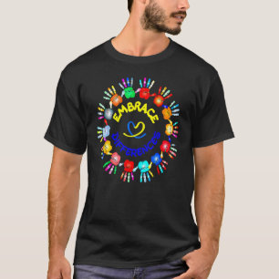 Camiseta Abraçar Diferenças nas Mãos de Cores Suporte a Aut