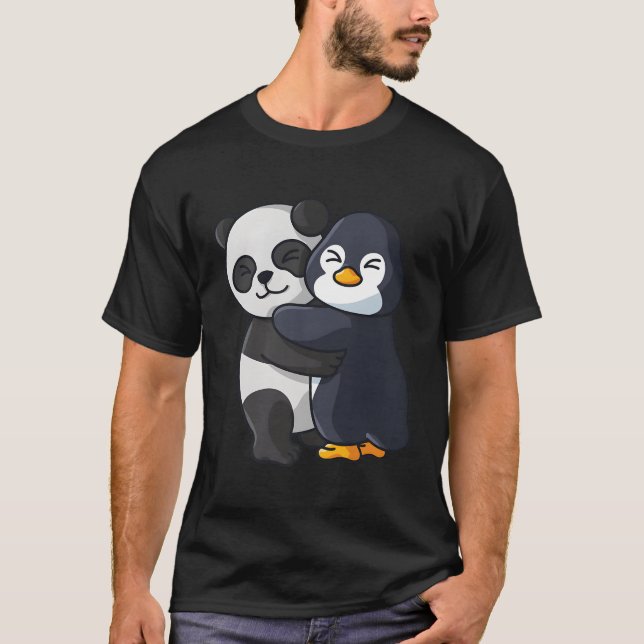 Camiseta Abraço De Animais Panda E Pinguim (Frente)