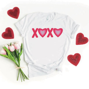 Camiseta Abraços Beijos Adoram Corações
