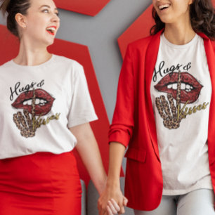 Camiseta Abraços Beijos Mão de esqueleto Lábios