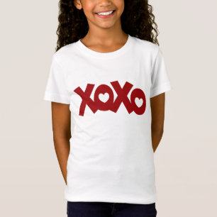 Camiseta Abraços e Beijos Amor e Corações