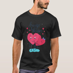 Camiseta Abraços E Beijos Corações Adoram Casais