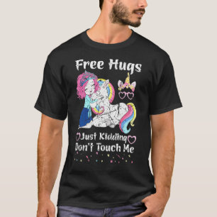 Camiseta Abraços Gratuitos Apenas Fazendo Um Belo Unicórnio