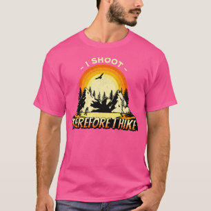 Camiseta Acampamento de caminhada em alta fotografia