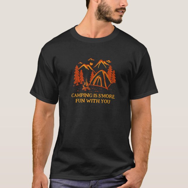 Camiseta Acampamento É Mais Divertido Com Você Acampamento  (Frente)