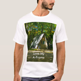 Camiseta Acampamento em uma cabine do Um-Quadro