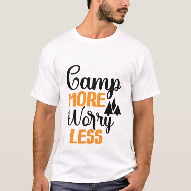 Camiseta Acampamento Mais Preocupado Menos (Frente)