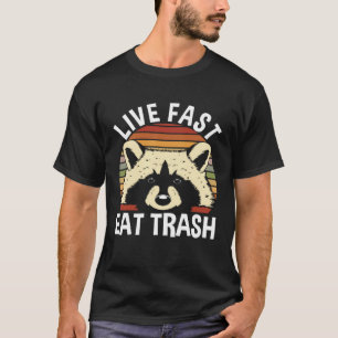 Camiseta Acampamento Raccoon Live Fast Comer Lixo
