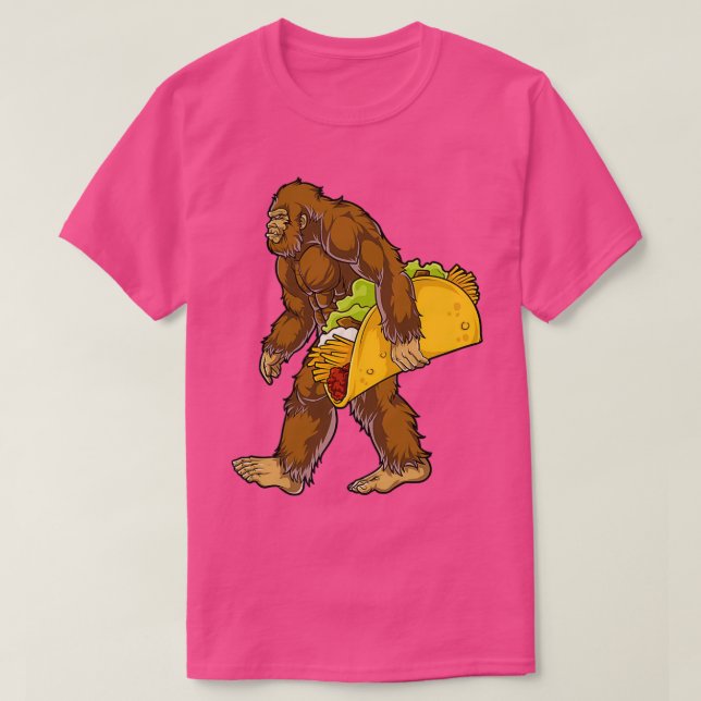 Camiseta Acampamento Taco Funny de Carregando Sasquatch Pé  (Frente do Design)