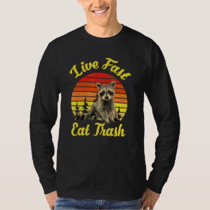 Camiseta Acampamento Vintage de Campo de Trash Raccoon Comi