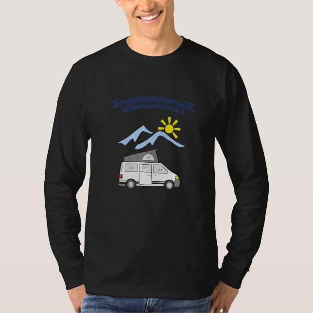 Camiseta Acampando RV dizendo que minha autocasa está chama (Frente)