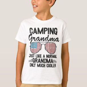 Camiseta Acampando Vovó Como Um Vovô Normal Apenas Mu