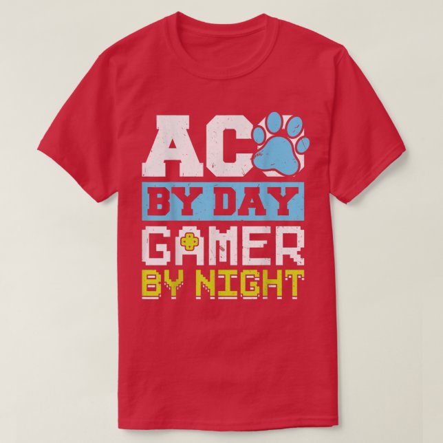 Camiseta ACO By Day Gamer By Night Animal Control Officer  (Frente do Design)