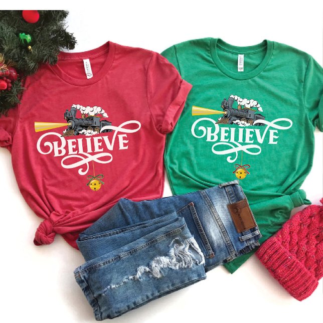 Camiseta ACREDITA NO Natal Express Comboio Correspondente À (Red & Green, gold, Believe swirl script Christmas Express Train T-shirt, North Polar, Santa, sweater)