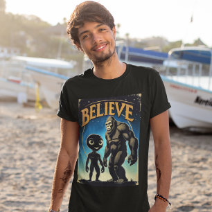 Camiseta Acredite Alien Bigfoot Tee Cryptid Shirt