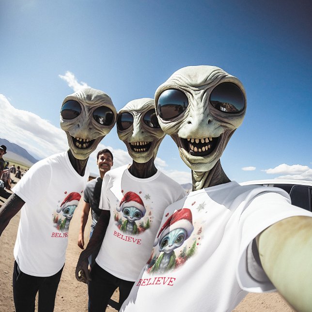 Camiseta Acredite na Alienígena de Natal (Criador carregado)