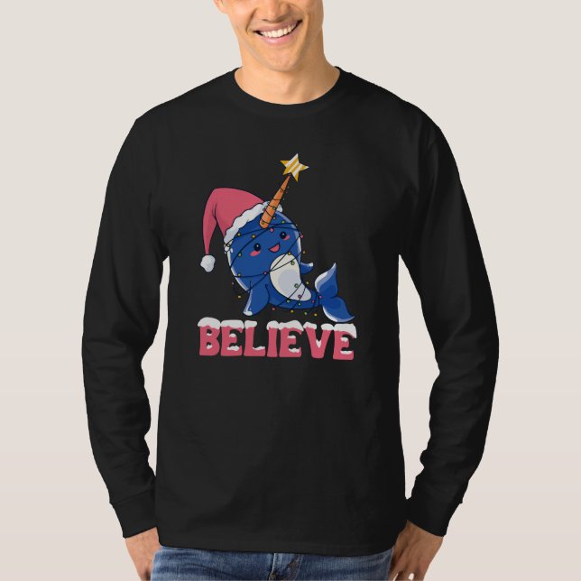 Camiseta Acredite nas Luzes de Fada de Neve de Natal Narwha (Frente)