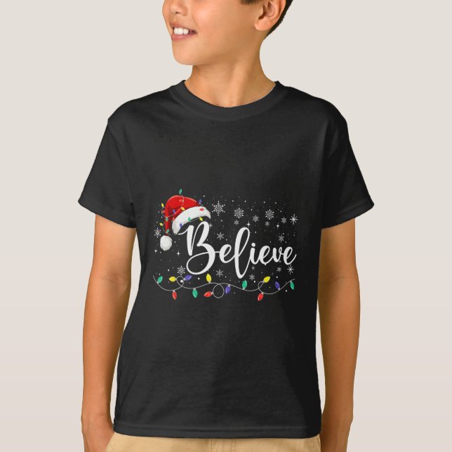 Camiseta Acredite no Natal Luz Vermelha Santa Hat Família X (Frente)