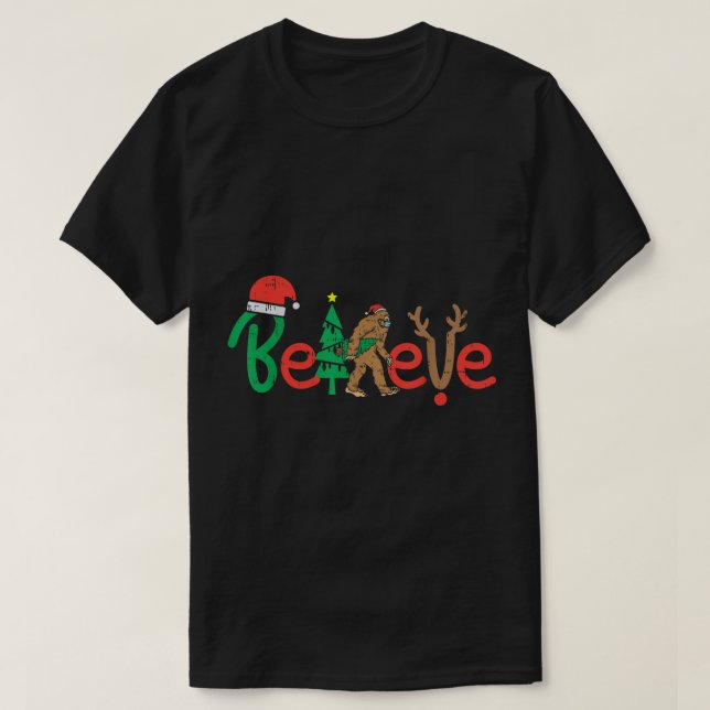 Camiseta Acredite no Pé Grande Design de Natal Divertido (Frente do Design)