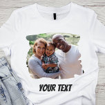 Camiseta Adicionar Foto E Texto Personalizado<br><div class="desc">Crie facilmente a sua própria t-shirt exclusiva adicionando uma fotografia personalizada e um texto personalizado.</div>