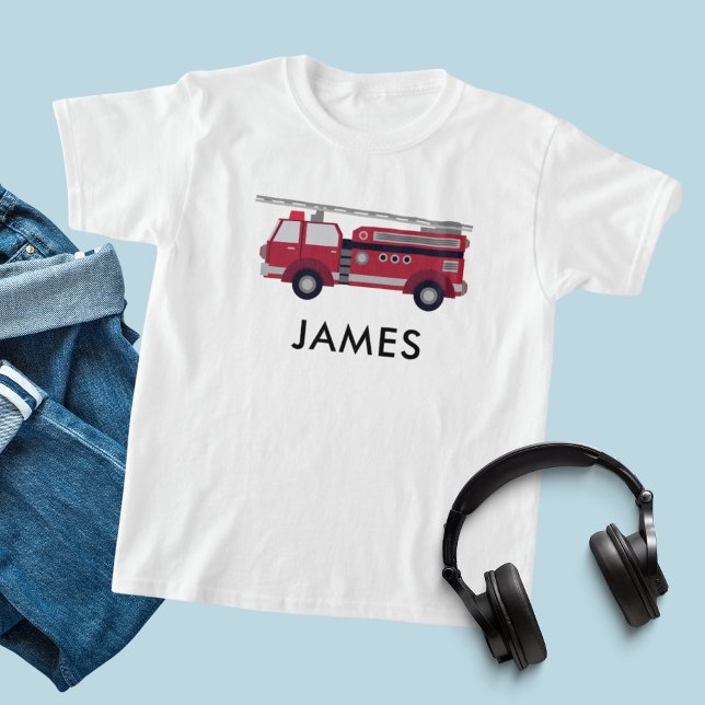Camiseta Adicione Seu Nome Caminhão de Fogo Vermelho Person (Red Fire Truck T-shirt with Custom Name for budding firefighter or a kid that loves fire engines)