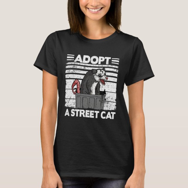 Camiseta Adopt A Street Cat Opossum Meme Trash Possum  1 (Frente)