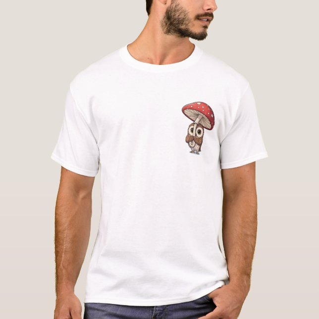 Camiseta Adorable Little Owl Under Giant Red Mushroom (Frente)