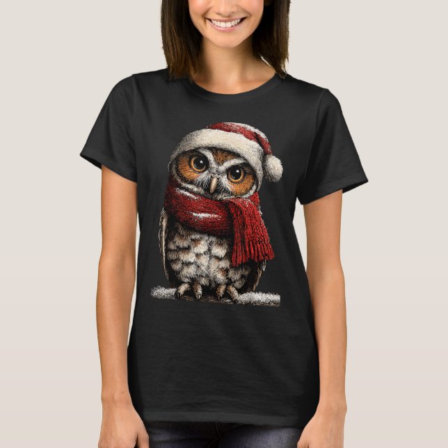 Camiseta Adorable Owl With Santa Hat Snowy Winter Christmas (Frente)