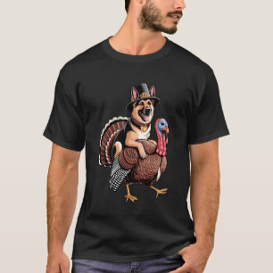 Camiseta Adorável cão pastor alemão peregrino montando peru