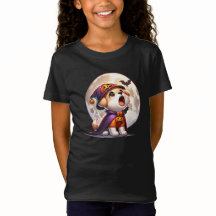 Adorável Halloween Pup Debaixo da Lua