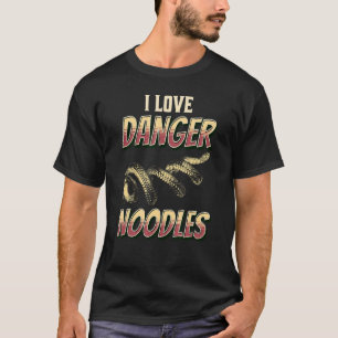 Camiseta Adoro Noodles Perigosos Proprietário de Cobra