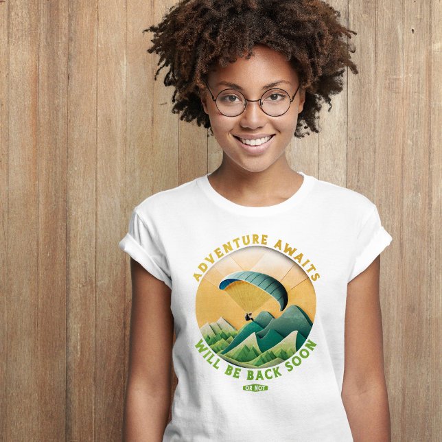 Camiseta Adventure Aguarda Paragliding (Paraglider Mountains Adventure Awaits T-Shirt)