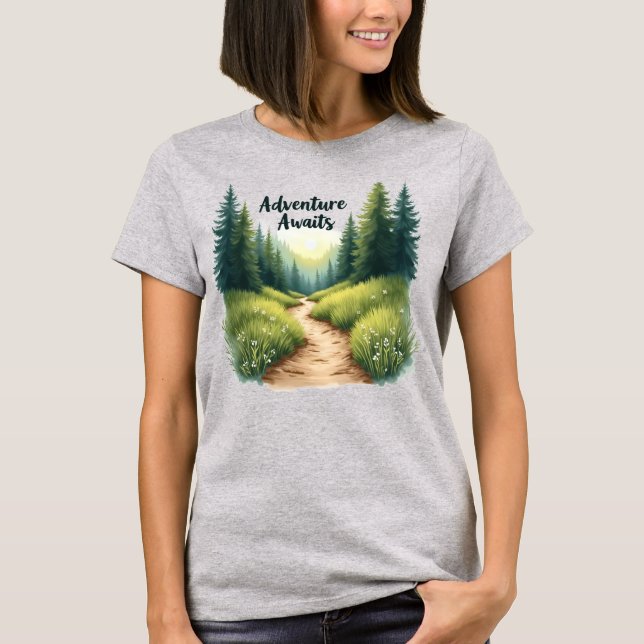 Camiseta Adventure Awaits (Frente)