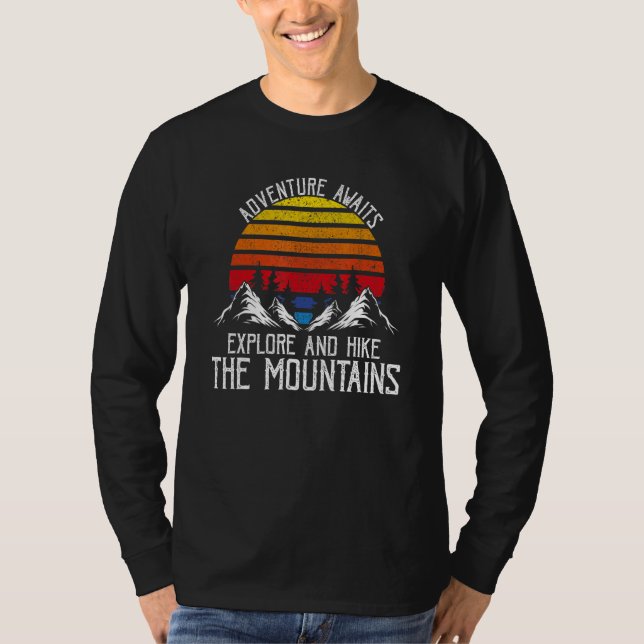 Camiseta Adventure Awaits Explore & Hike The Mountains Pres (Frente)