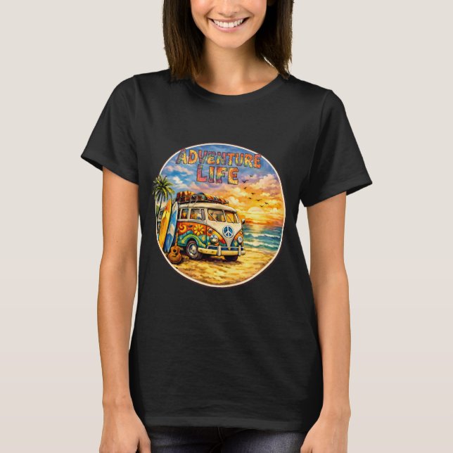 Camiseta Adventure Life Retro Hippie Beach Sunset Graphic (Frente)