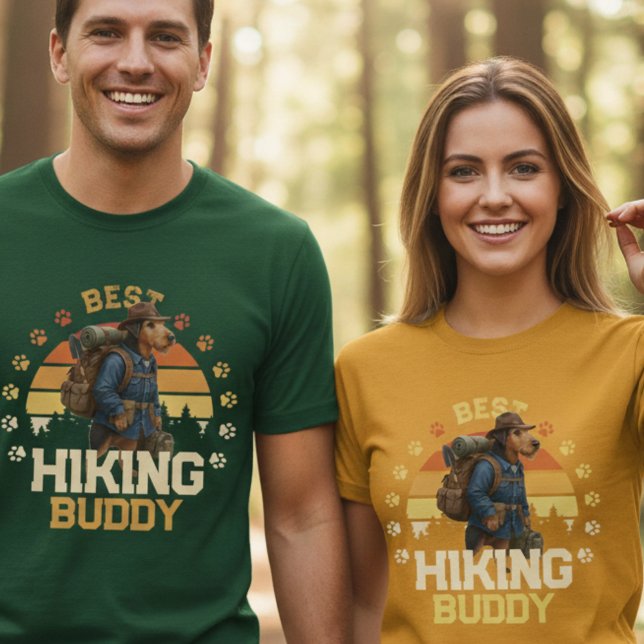 Camiseta Adventurous Airedale Hiker Wilderness Explorer (Criador carregado)