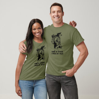 Camiseta Adventurous Dachshund Hiker Home Is Where My Pack