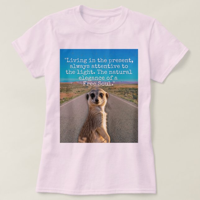 Camiseta Adventurous Meerkat Living (Frente do Design)
