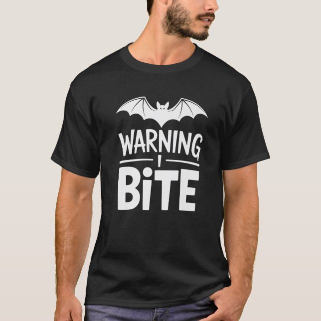 Camiseta Advertência Eu Mordo Dia de as Bruxas engraçado Hu (Frente)